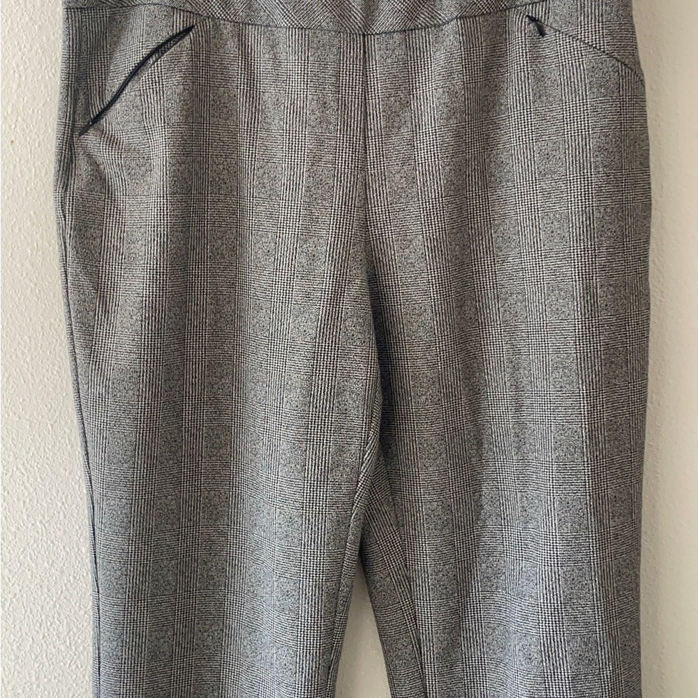 Investments Gray Women's Trousers - Picture 8 of 10
